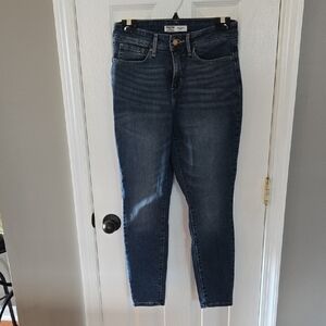 Signature by Levi Strauss Dark Blue Skinny Jeans Size 8